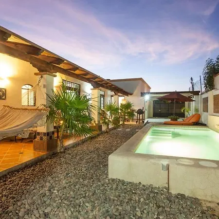 private Pool, walk to malecón, 2 BR estilo hacienda-2